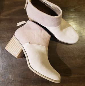 NWOT TOMS Booties Taupe